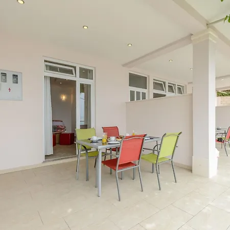 Hope - Comfort Onebedroom With Terrace And Sea View A1 Apartmán Dugi Rat